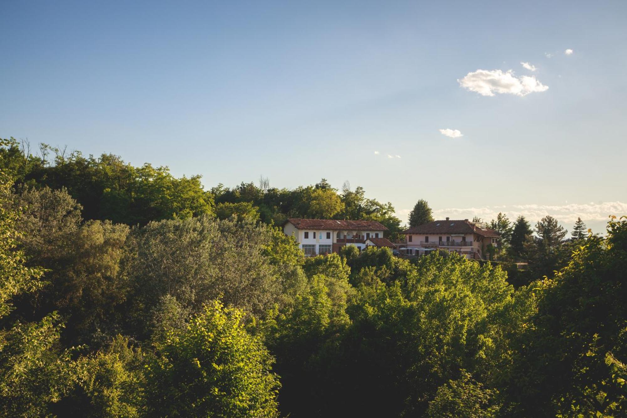 Villa La Meridiana Alba  Buitenkant foto